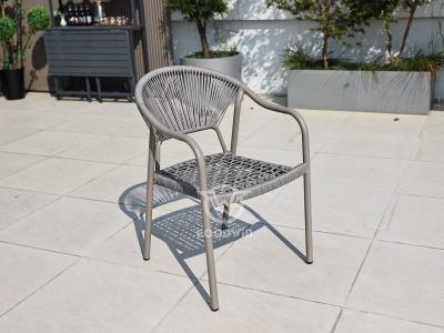 Quadratisches Esstischset mit 4 Sitzplätzen und Aluminiumrahmen